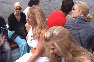 睡觉xxxxvideos乱欺凌