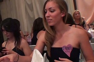 殴美乱妇狂野欧美视频免费播放